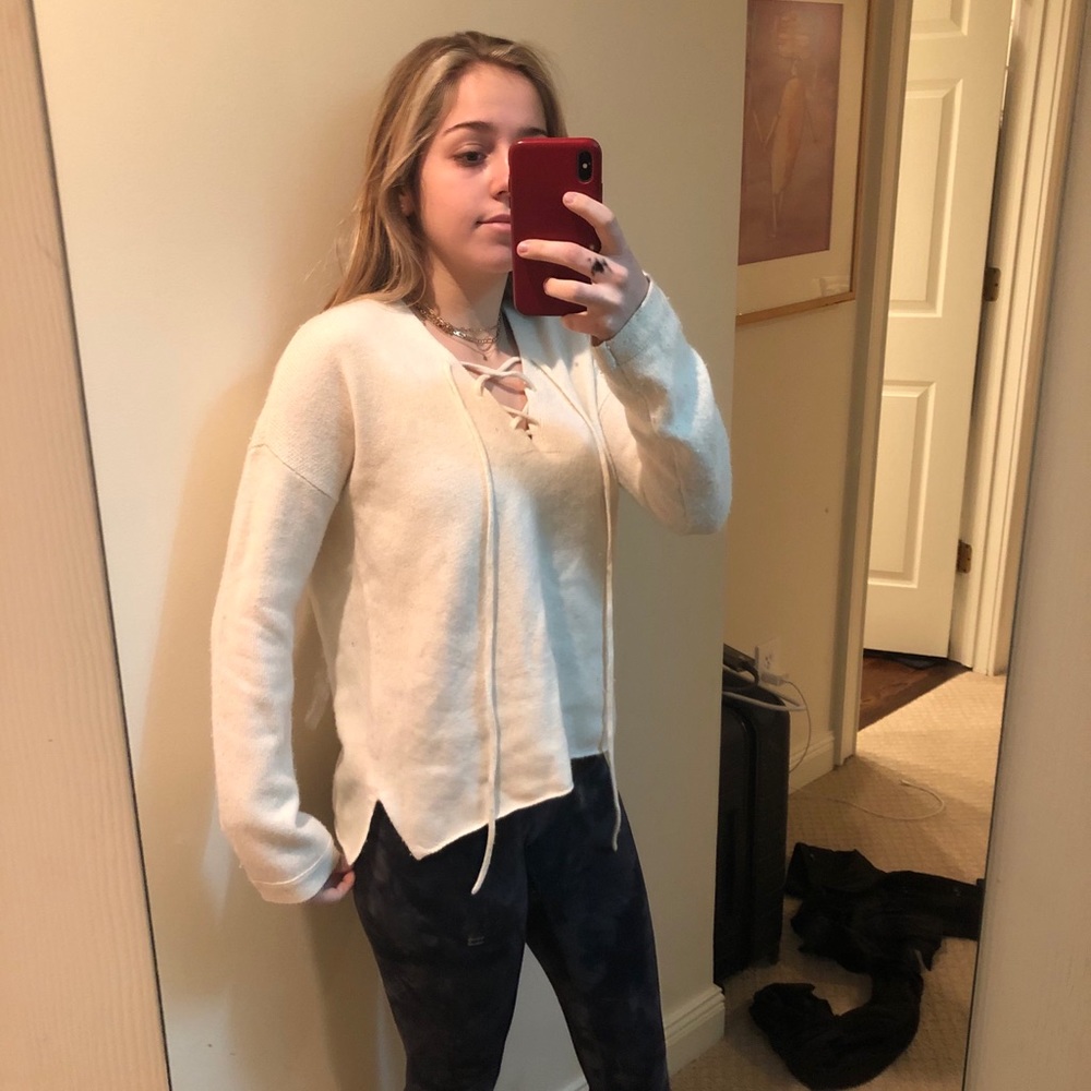 Joie White cashmere sweater with front tie- xs